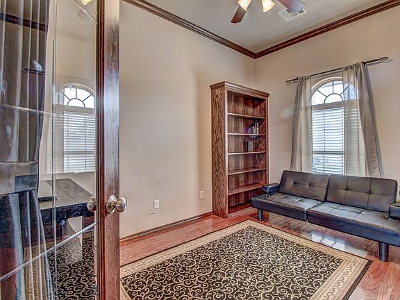 4th image of 505 SW 157th St