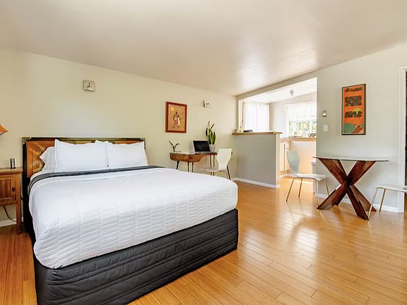 5th image of 1714 N Spurgeon St #3