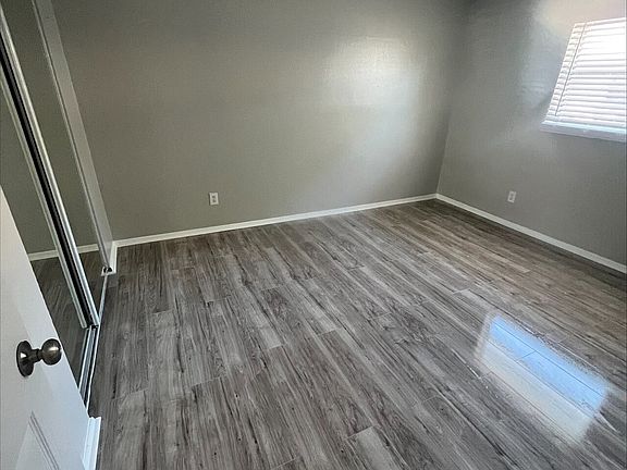 3rd image of 4101 76th Ave N APT 121