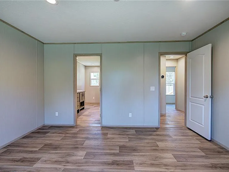 81 Popham Rd — Photo 12