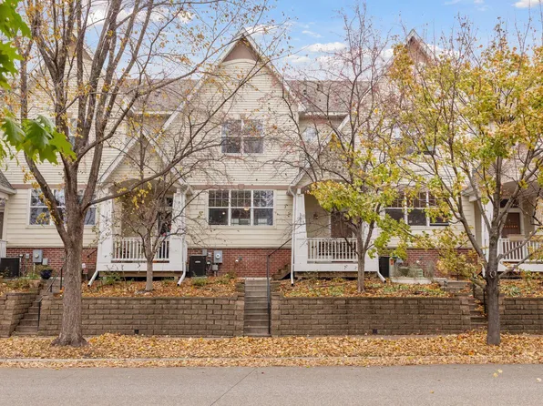 1651 Arona St, Saint Paul, MN 55108