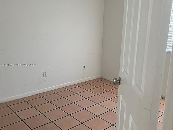 3rd image of 1135 N Franklin Ave APT A