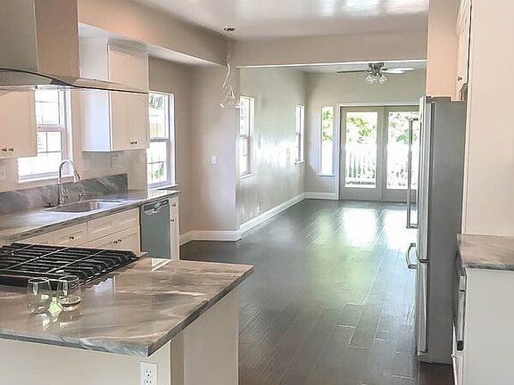 3rd image of 3107 San Carlos Way