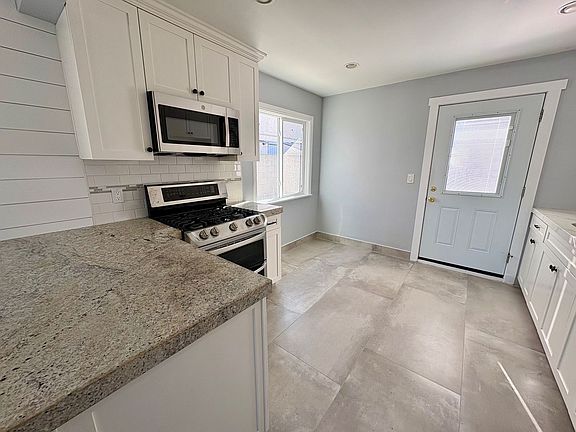 5th image of 4148 W 149th St