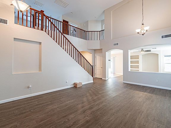 4th image of 44161 W Snow Dr