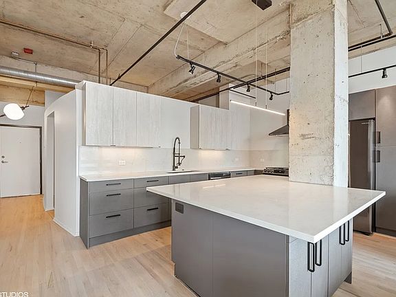 5th image of 6 S Laflin St APT 907