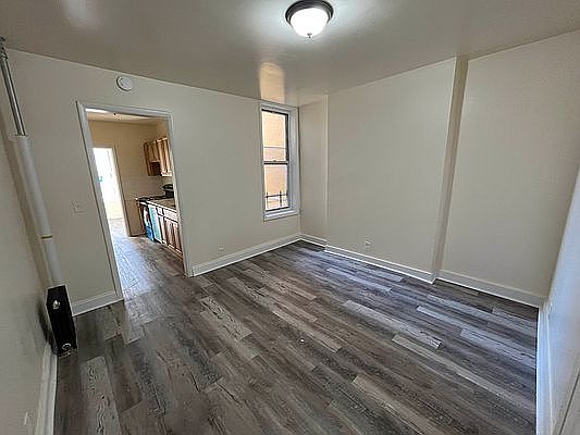 4th image of 332 Chauncey St APT 1l