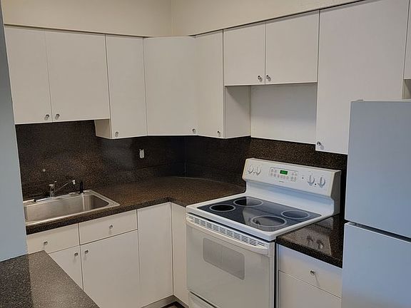 2nd image of 642 SE 19th Ave #642.3