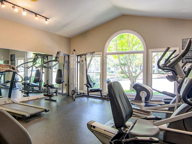 Sutter Lake Apartments — Photo 7