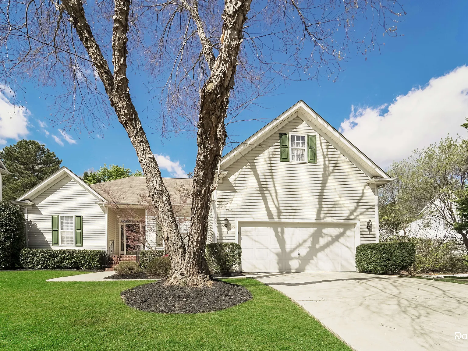 3 bed, 2.0 bath, 1724 sqft, $2,975 — Photo 3