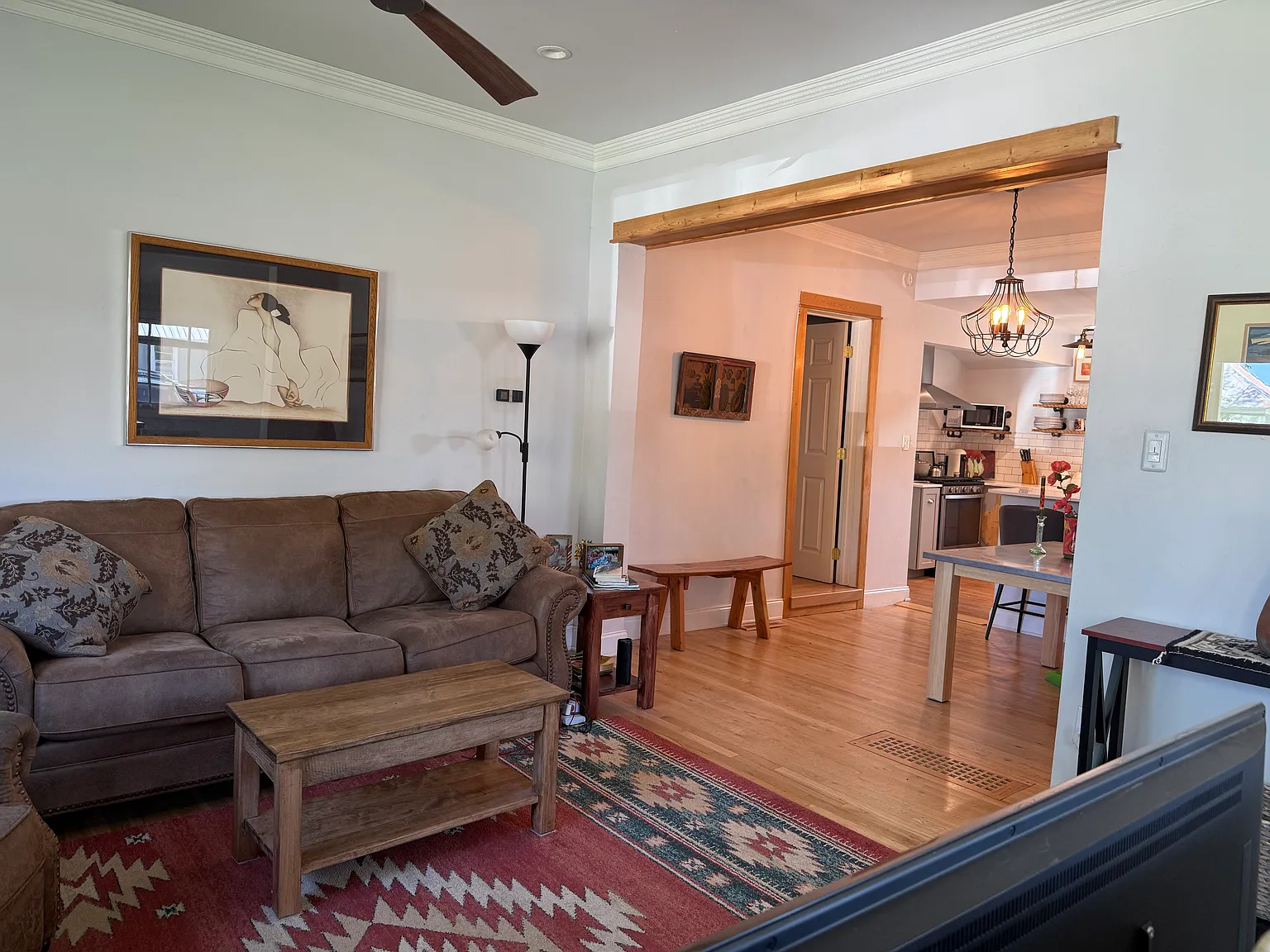 3 bed, 1000 sqft, $2,500 — Photo 3