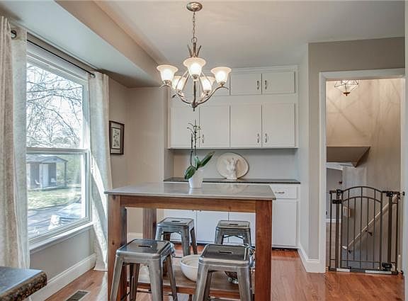 4th image of 7439 Bridle Dr