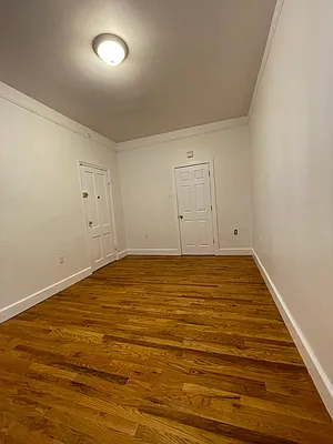 Rented by Metropolitan Realty | media 2