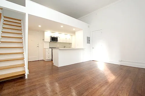 54 W 74th St #310 Photo 1