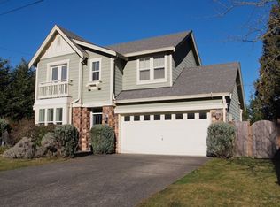 10404 NE 26th St, Bellevue, WA 98004