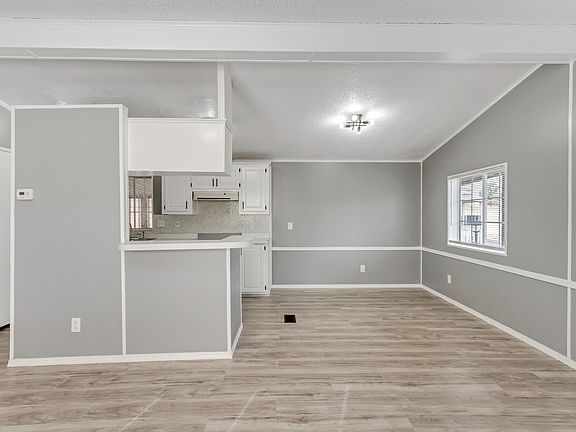 5th image of 1109 W Barberry Dr #135