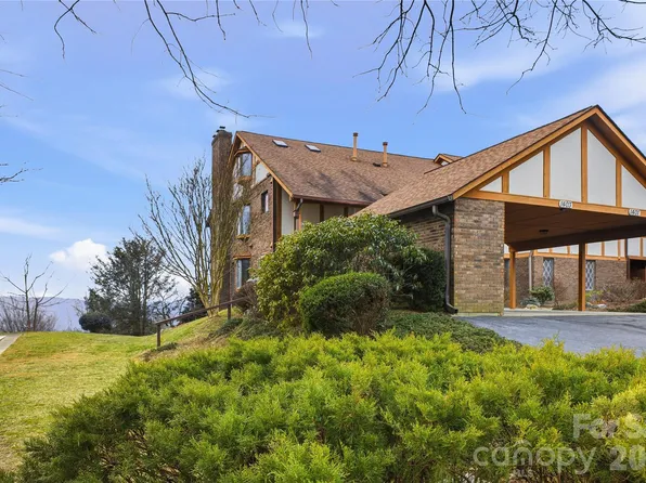 1403 Fleetwood Plz, Laurel Park, NC 28739