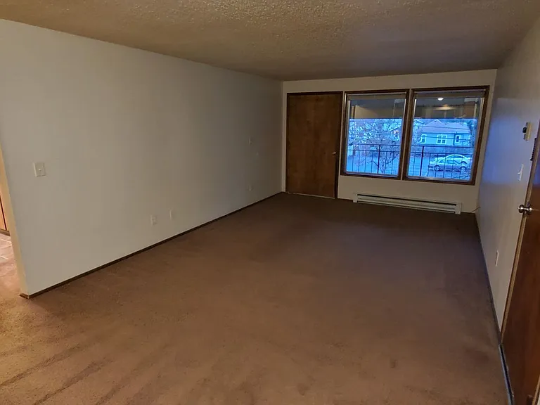 14th Street Apartments — Photo 4