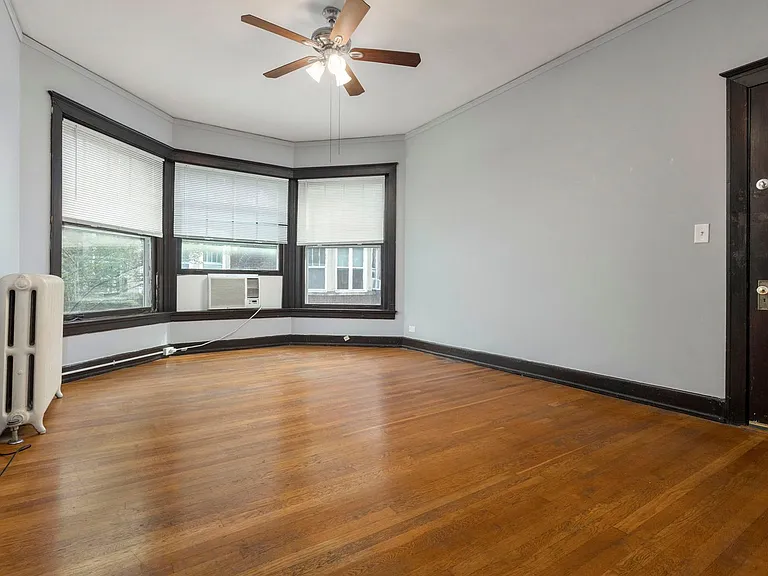 Cavalier Apartments — Photo 9
