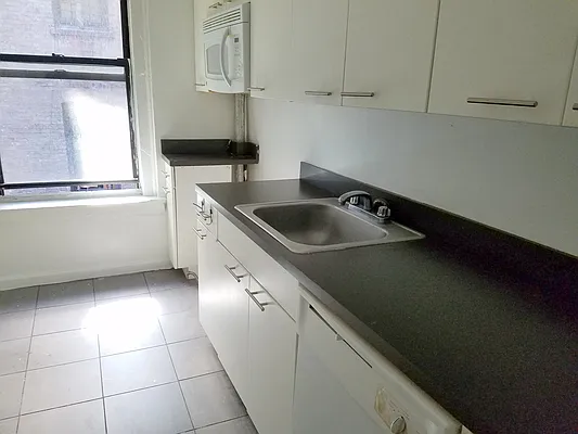 Rented by Alma Realty Corp. | media 5