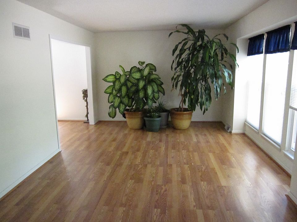 1st image of 9229 Grandview Dr
