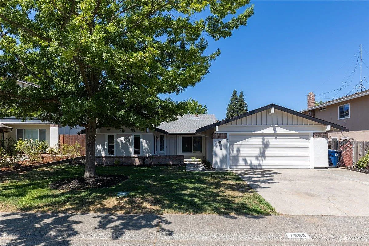 7985 Coral Oak Way photo 1