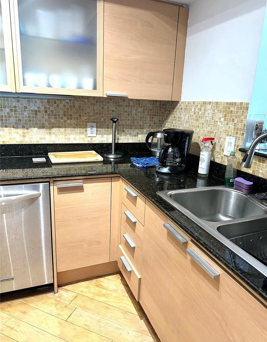 La Perla Condo — Photo 2