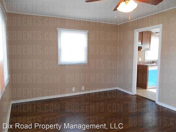 4th image of 1045 Hayes Ave