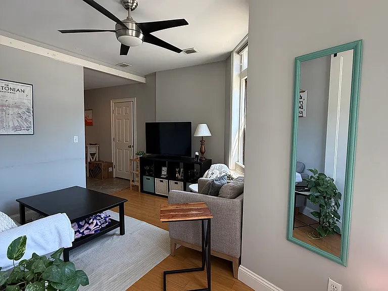 394 Riverway #1 — Photo 3