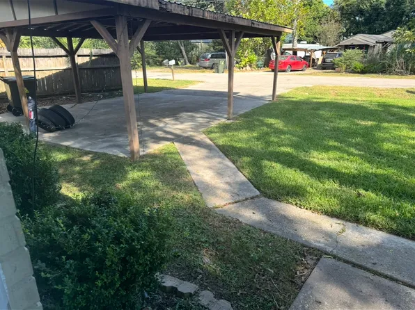 3828 Oakview St #4, Bacliff, TX 77518