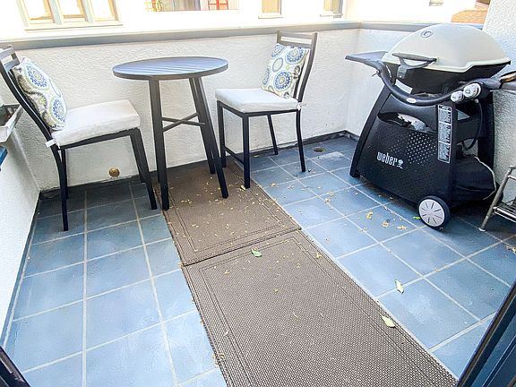 4th image of 2117 Castillo St APT D