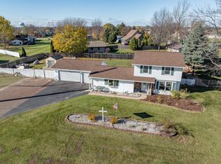 1992 London Rd, Green Bay, WI 54311