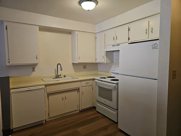 0175 1807 Abbott — Photo 5