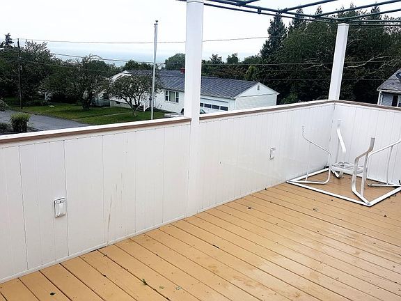 deck with waterview
