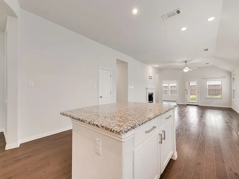 1560 Seminole Dr — Photo 19