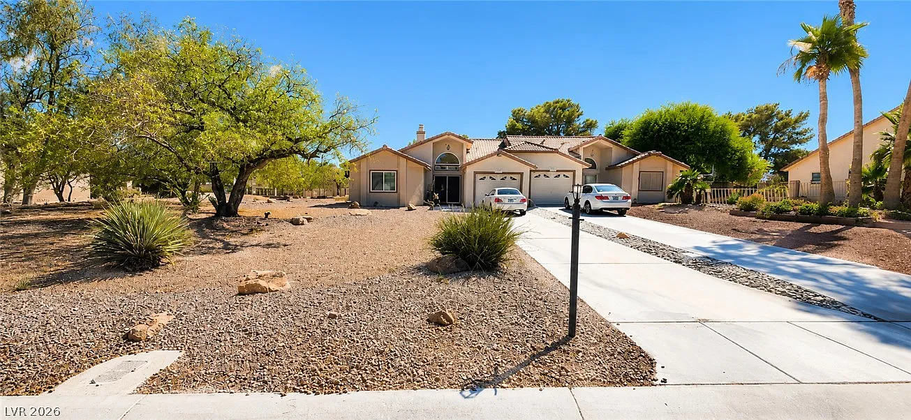 3 bed, 2.0 bath, 1388 sqft, $2,450 — Photo 1