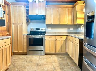 652 NE 15th Ct, Cape Coral, FL 33909