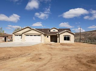 121 Entrada Aragon Rd, Los Lunas, NM 87031