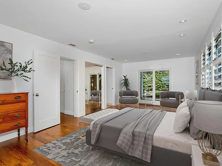5247 Chelsea St — Photo 12