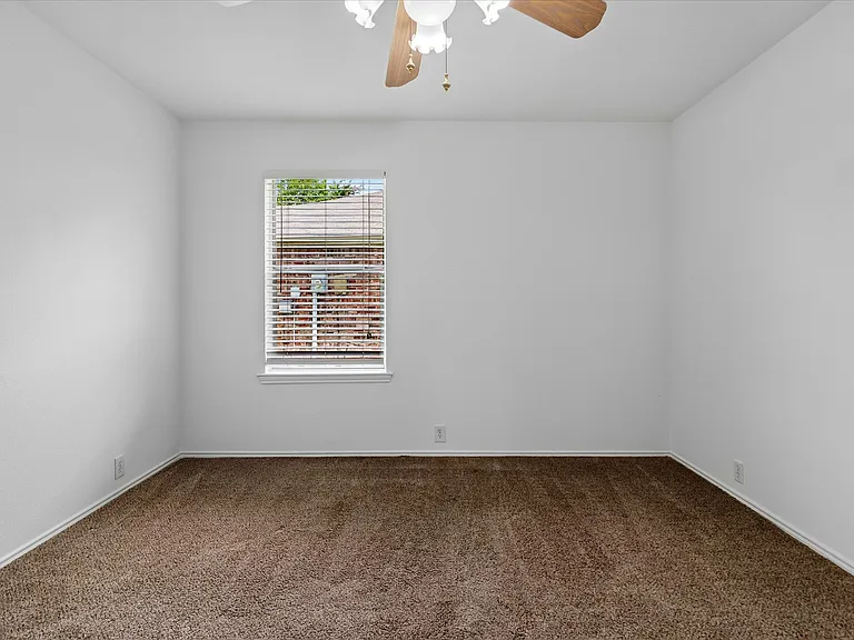 3300 Creekwood Dr — Photo 21