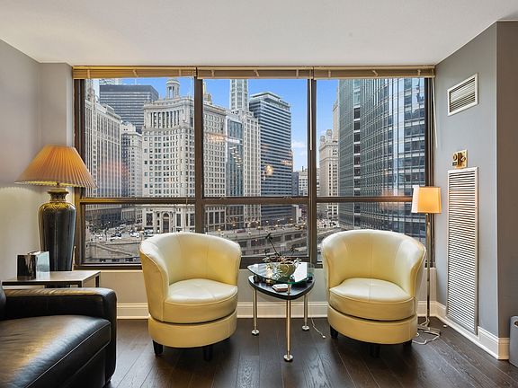 3rd image of 405 N Wabash Ave Unit 409