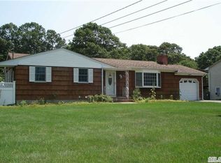 1001 Old Medford Ave, Farmingville, NY 11738