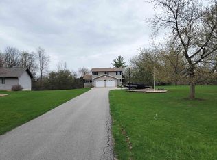 262 Oak Ridge Dr, Clermont, IA 52135