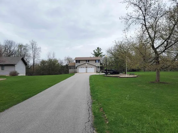 262 Oak Ridge Dr, Clermont, IA 52135