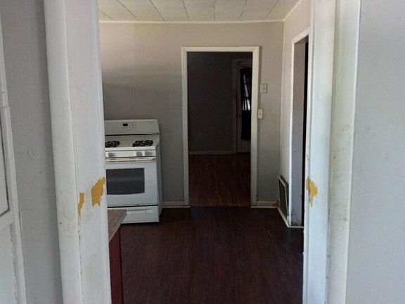 3rd image of 1320 E 12th St