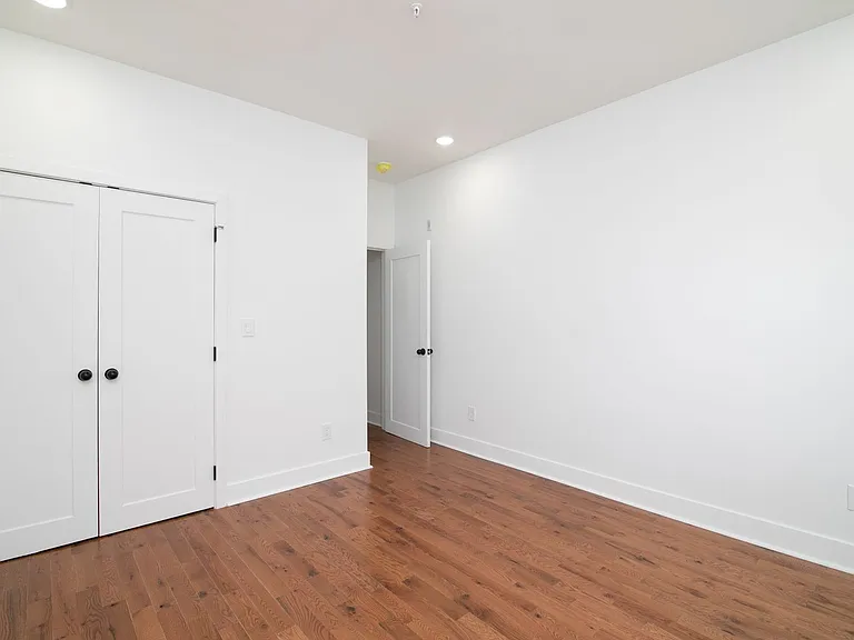 3033 W Diamond St — Photo 7