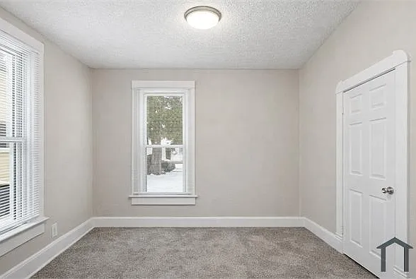 1343 Edgemont Ave — Photo 12