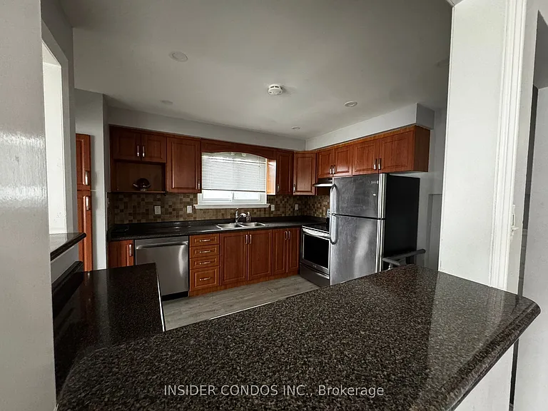 49 Doncaster Dr #UPPER — Photo 8