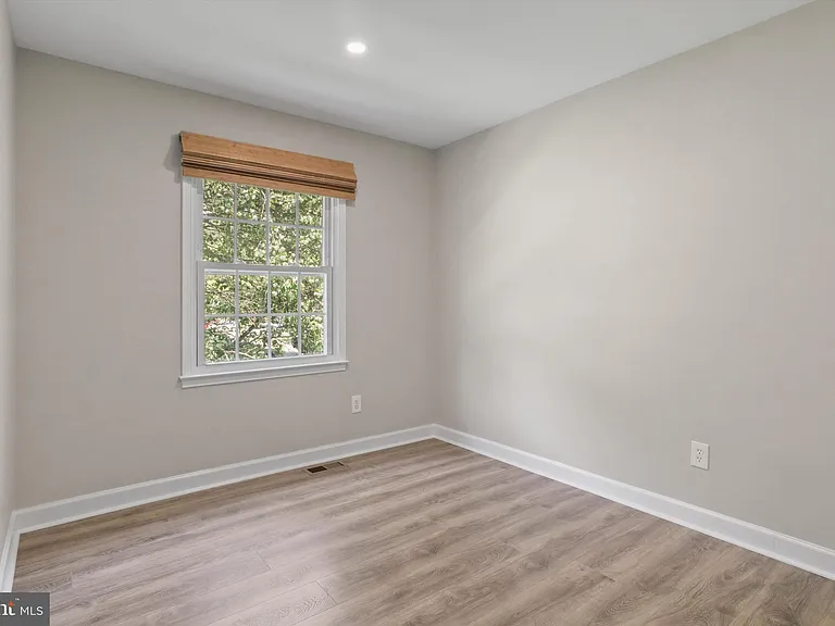 8583 Tyrolean Way — Photo 14