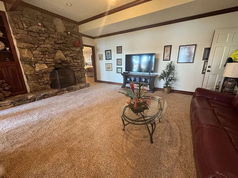 3345 Wilkerson Dr — Photo 2